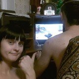 муж играет в танки